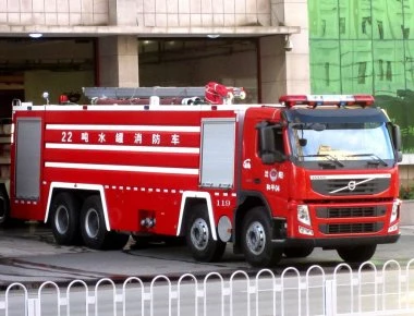 Κίνα: Πυροσβέστης αρπάζει στον αέρα παιδί λίγο πριν πέσει στο κενό από τον 16ο όροφο (βίντεο)